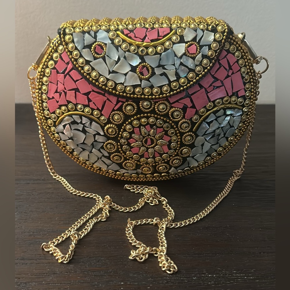 Ramla Handmade Moroccan Pink and Gold Clutch - Picture 2 of 5